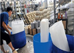 江西车间解暑新招，大冰块降温效果如何？